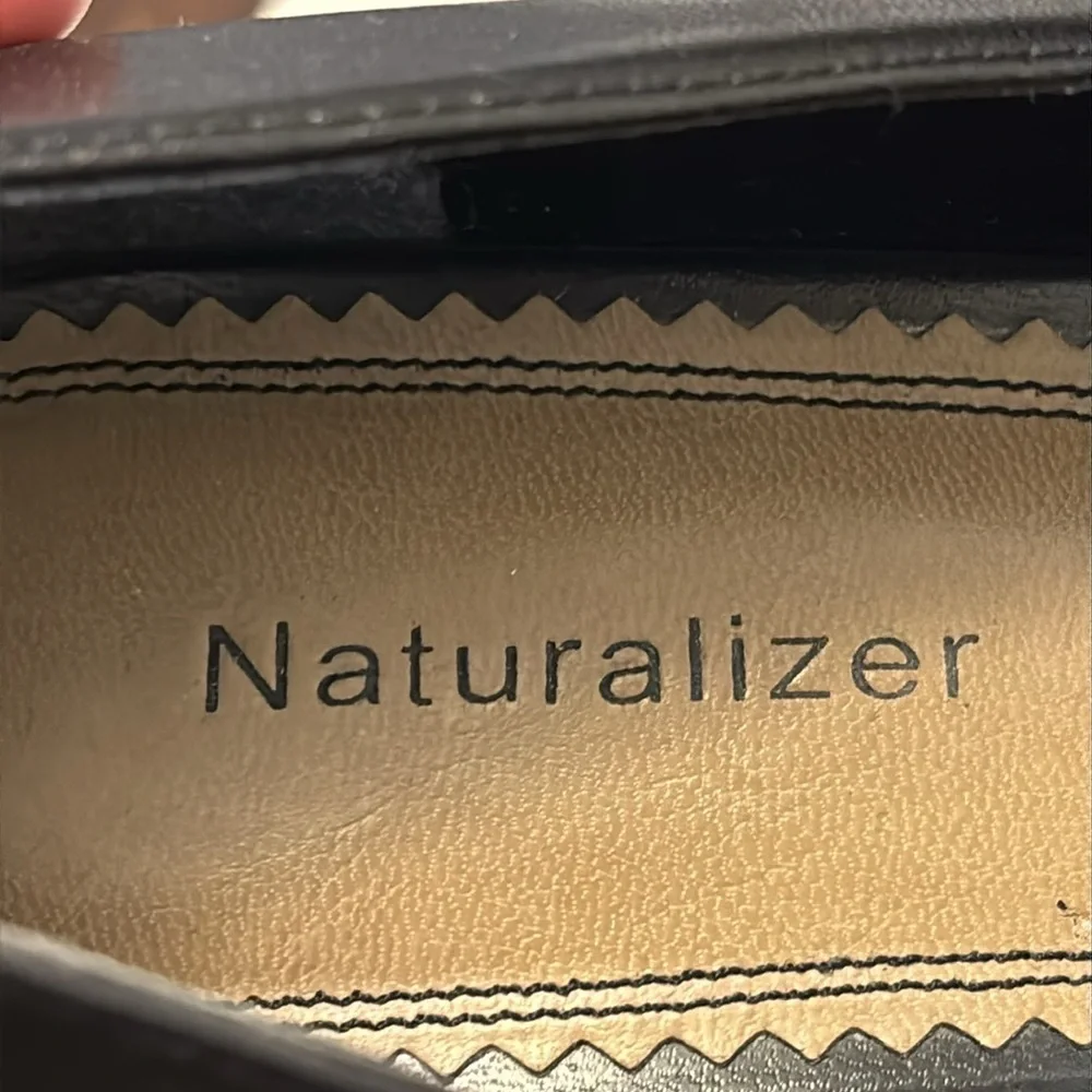 Naturalizer Black Leather Loafers Sleek Flats